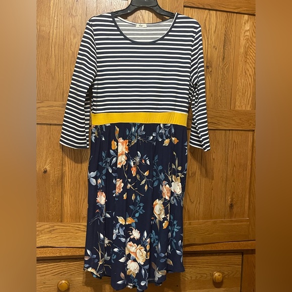 Egs Dresses & Skirts - Striped Floral Long Sleeve Dress